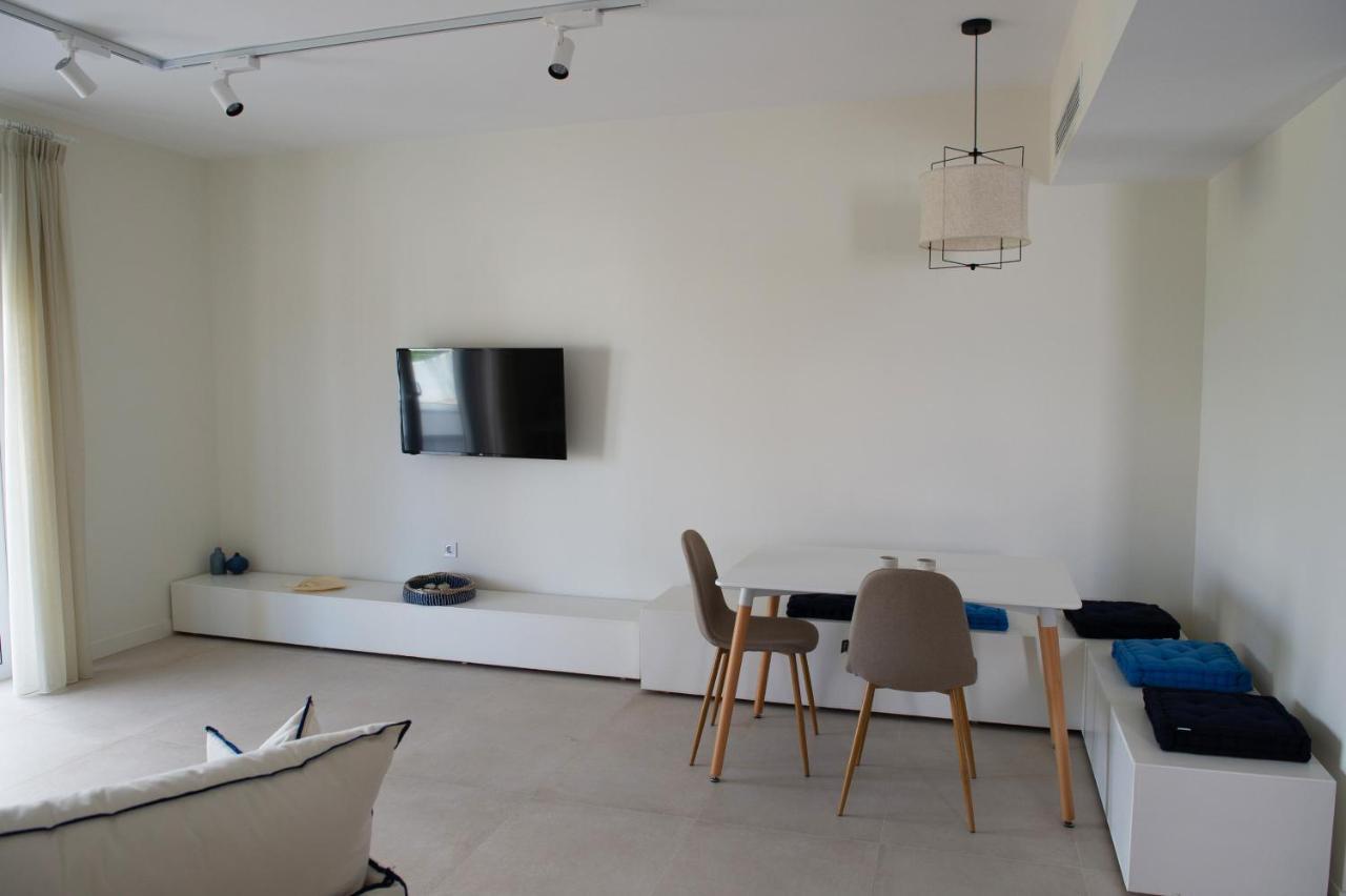 La Mer Bleue Beachfront Boutique Apartments Vrahati Exteriér fotografie